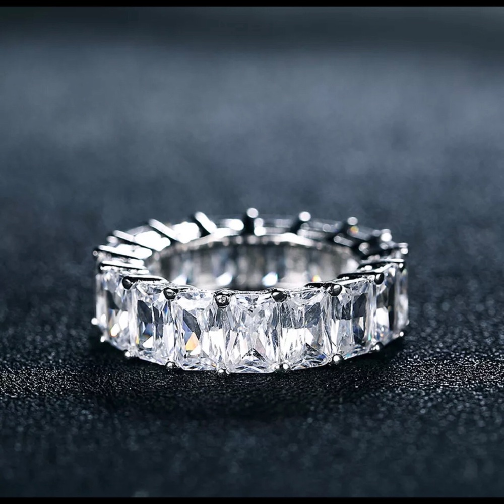 Eternity ring